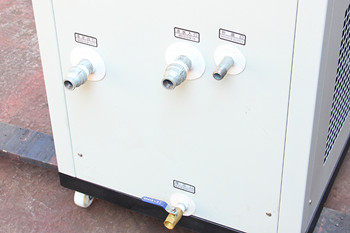 為什么有些用戶使用工業(yè)冷水機(jī)時(shí)很費(fèi)電？
